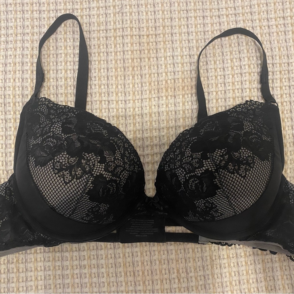 40C Torrid Push Up Plunge Bra